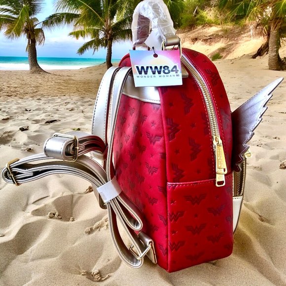 Loungefly x DC Comics Wonder Woman Mini Backpack Limited Edition New - Picture 5 of 11